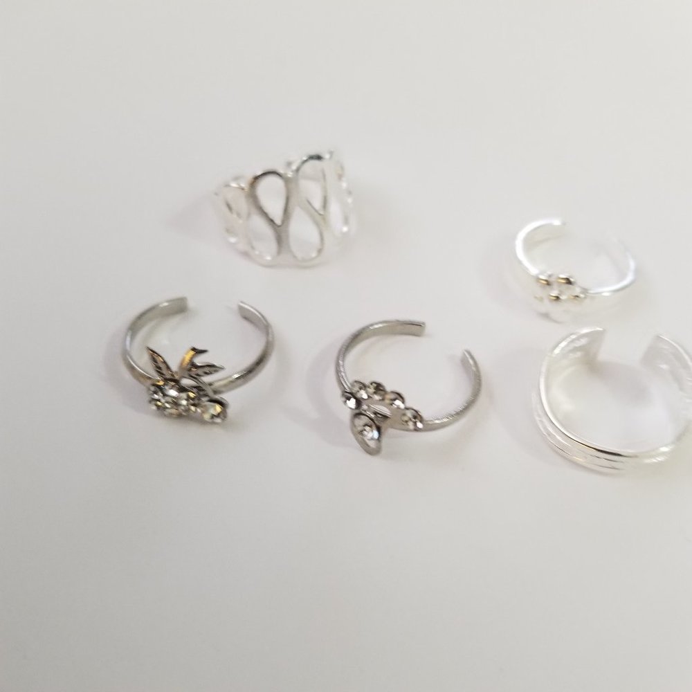 New Lot Sale 5 New Assorted Toe Rings. Get Ready for Summer!